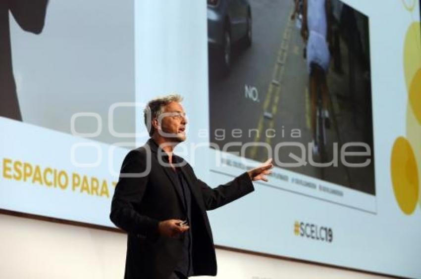 SMART CITY . MIKAEL COLVILLE