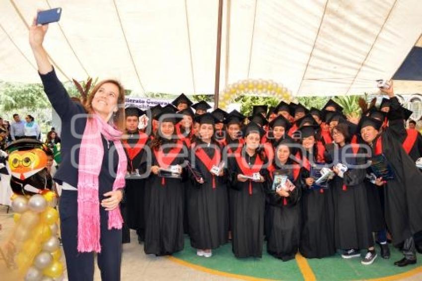 GRADUACIÓN .  MARGARITA ZAVALA