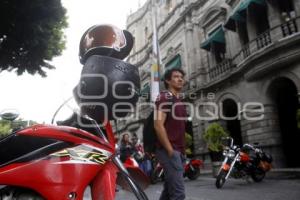 MANIFESTACIÓN . MOTOCICLISTAS