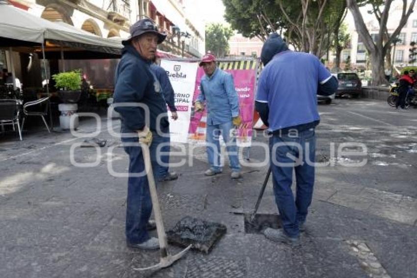 GOBIERNO MUNICIPAL .  REEMPLAZO ADOQUÍN