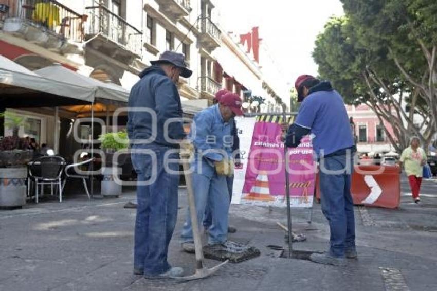 GOBIERNO MUNICIPAL .  REEMPLAZO ADOQUÍN