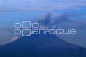 VOLCÁN POPOCATÉPETL . FUMAROLA