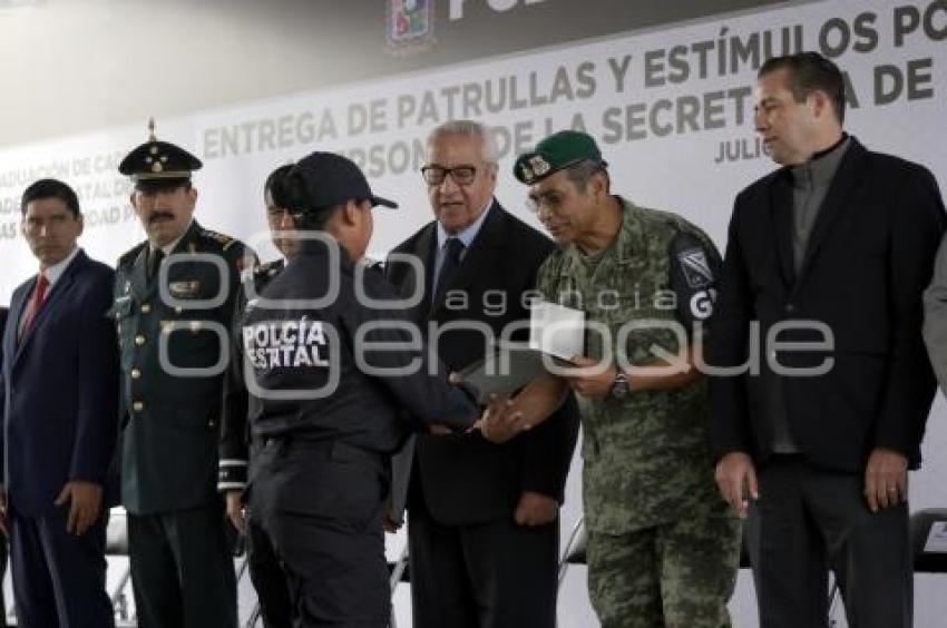 ENTREGA PATRULLAS Y ESTIMULOS SSP