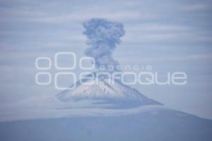 VOLCÁN POPOCATÉPETL . FUMAROLA