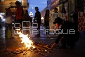 FEET . MANIFESTACIÓN DE ANTORCHAS