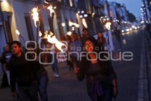 FEET . MANIFESTACIÓN DE ANTORCHAS