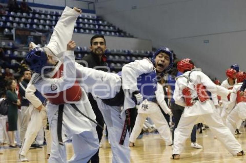 50 AÑOS TAEKWONDO