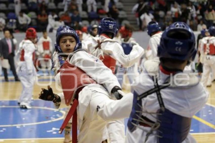 50 AÑOS TAEKWONDO