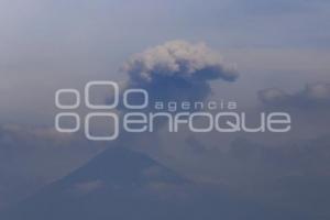 VOLCÁN POPOCATÉPETL . FUMAROLA