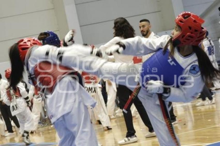 50 AÑOS TAEKWONDO