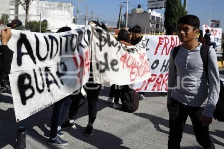 MANIFESTACIÓN RECHAZADOS BUAP