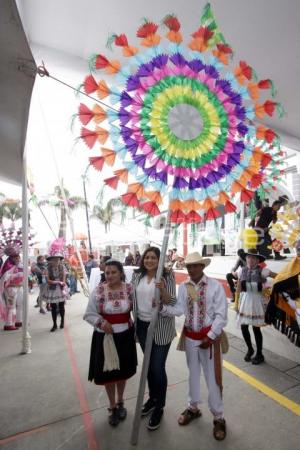 CANOA . FIESTA DEL LIBRO