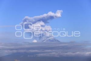 VOLCÁN POPOCATÉPETL . FUMAROLA