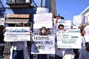 MANIFESTACIÓN MÉDICOS PASANTES