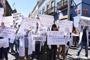 MANIFESTACIÓN MÉDICOS PASANTES