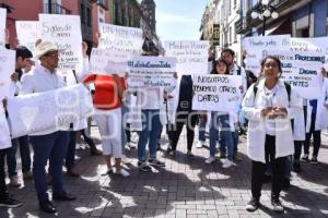 MANIFESTACIÓN MÉDICOS PASANTES