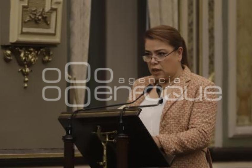 DIPUTADA . ALEJANDRA ESQUITIN