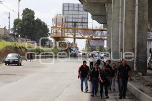 BLOQUEO . TRÁFICO EN AUTOPISTA