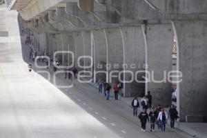 BLOQUEO . TRÁFICO EN AUTOPISTA