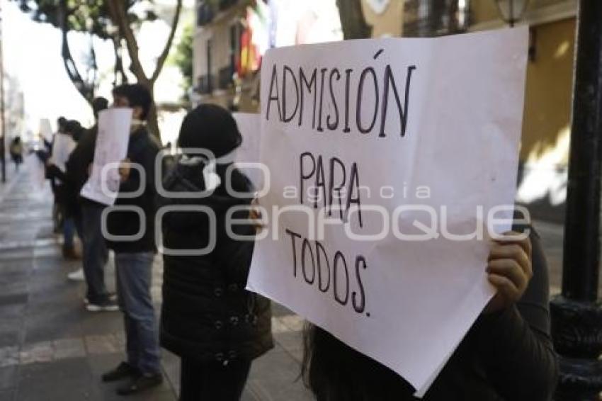 MANIFESTACIÓN FEET