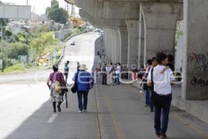 BLOQUEO . TRÁFICO EN AUTOPISTA