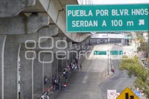 BLOQUEO . TRÁFICO EN AUTOPISTA