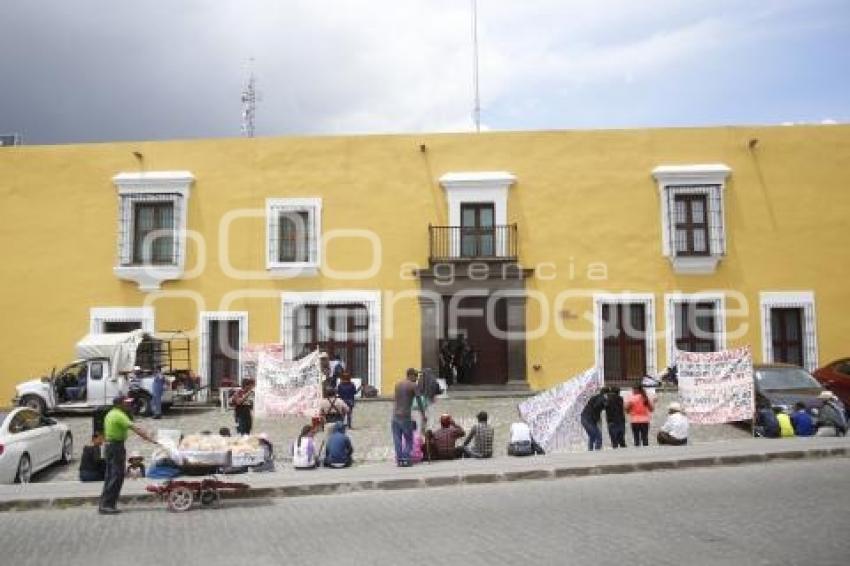 MANIFESTACIÓN . CASA AGUAYO