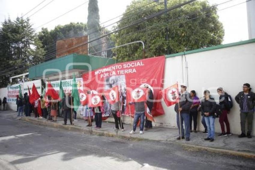 MANIFESTACIÓN . UNTA