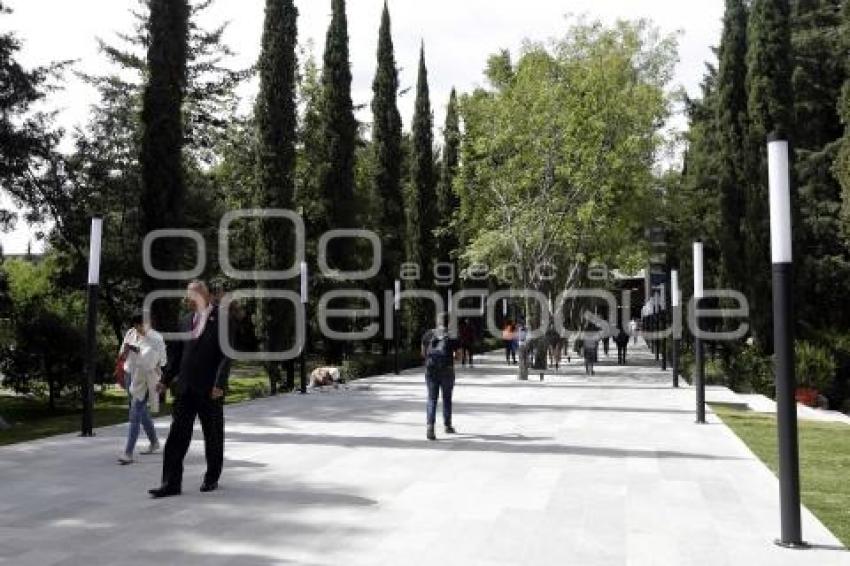 UIA . INAUGURACIÓN FACHADA