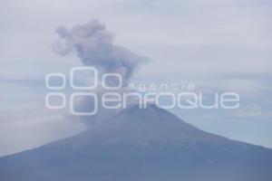 VOLCAN POPOCATÉPETL . FUMAROLA