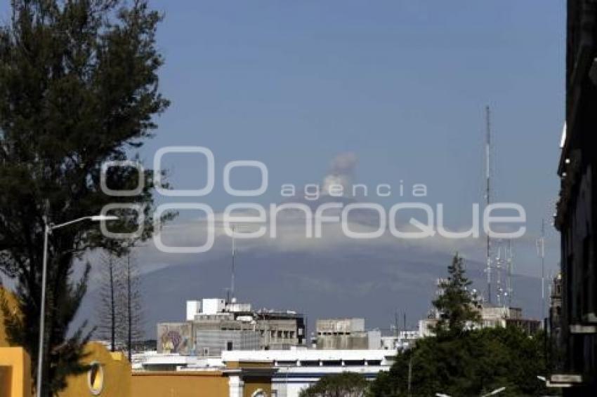 VOLCÁN POPOCATÉPETL . FUMAROLA