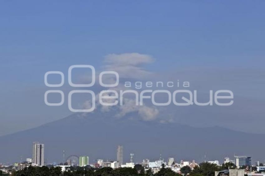 VOLCAN POPOCATÉPETL . FUMAROLA