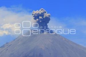 VOLCÁN POPOCATÉPETL . FUMAROLA