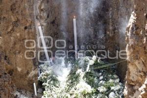 CUETZALAN . RITUAL COLOCACIÓN TRONCO