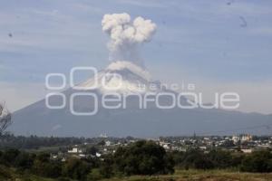 VOLCÁN POPOCATÉPETL . FUMAROLA