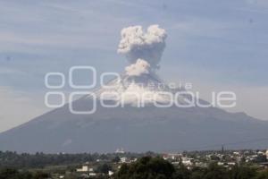 VOLCÁN POPOCATÉPETL . FUMAROLA