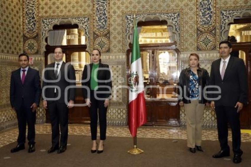 CONGRESO . GUARDIAS DE HONOR