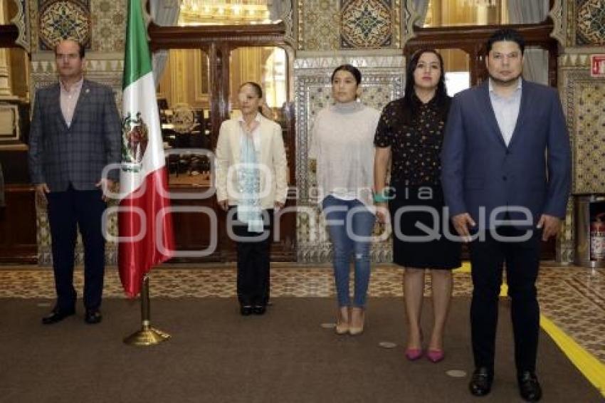 CONGRESO . GUARDIAS DE HONOR