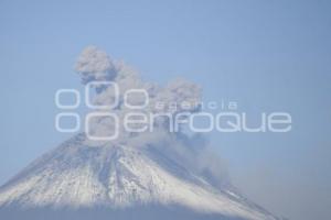 VOLCAN POPOCATÉPETL . FUMAROLA