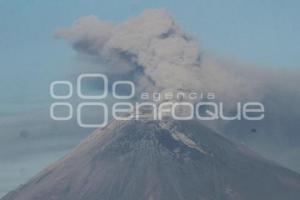 VOLCÁN POPOCATÉPETL . FUMAROLA