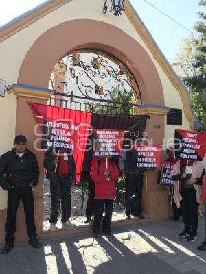 TEHUACÁN . HUELGA AYUNTAMIENTO