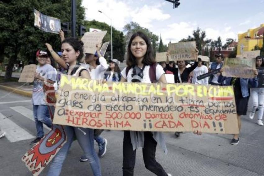 MANIFESTACIÓN CALENTAMIENTO GLOBAL