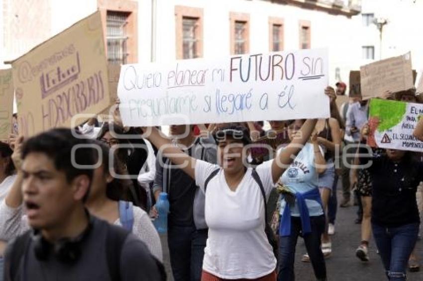 MANIFESTACIÓN CALENTAMIENTO GLOBAL