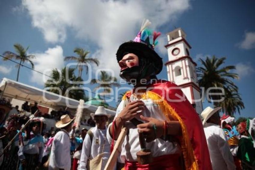 FERIA DE CUETZALAN . REINA DEL HUIPIL