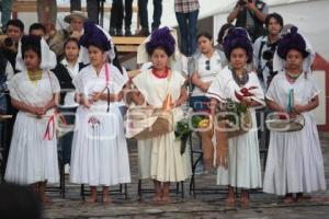 FERIA DE CUETZALAN . REINA DEL HUIPIL