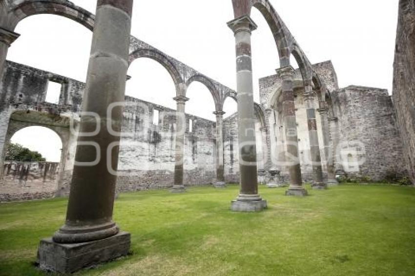 EX CONVENTO SANTIAGO . TECALI