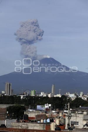 VOLCÁN POPOCATÉPETL . FUMAROLA