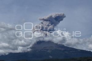 VOLCÁN POPOCATÉPETL . FUMAROLA