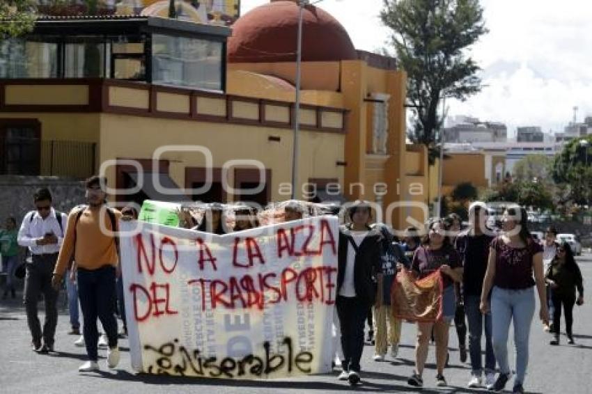 MANIFESTACIÓN ALZA DEL PASAJE