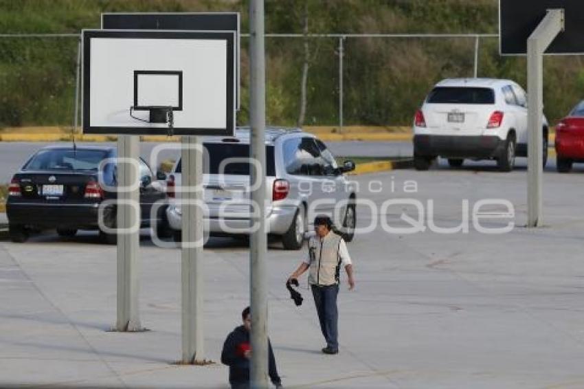 ESTADIO CUAUHTEMOC . ESTACIONAMIENTO